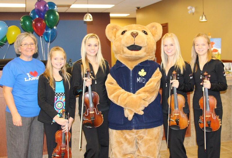 Kiester Family Fiddlers at credit union opening