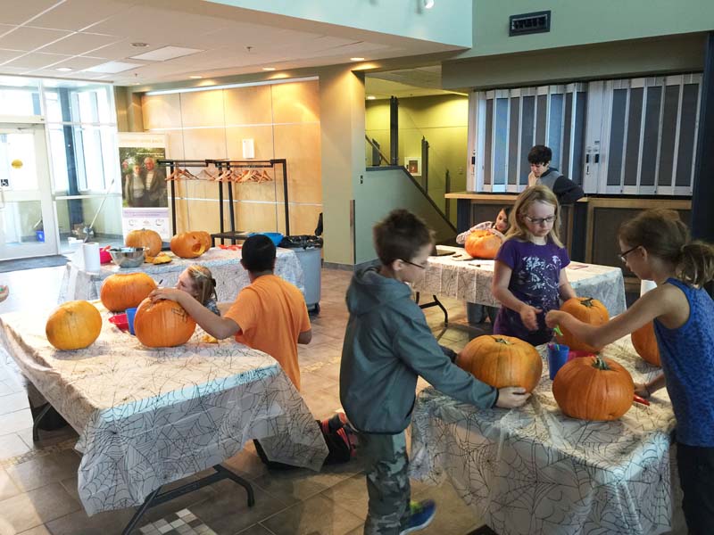 chestermere community pumpkin carving contest_001