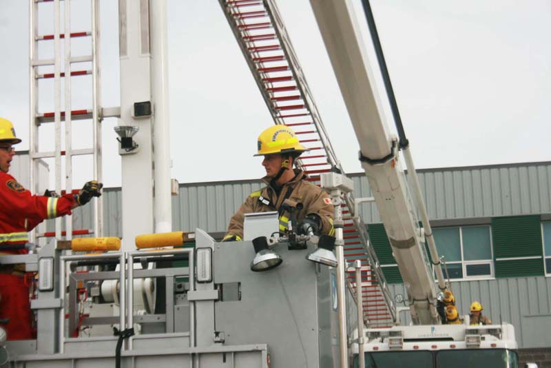 chestermere fire service hosts aerial training_001