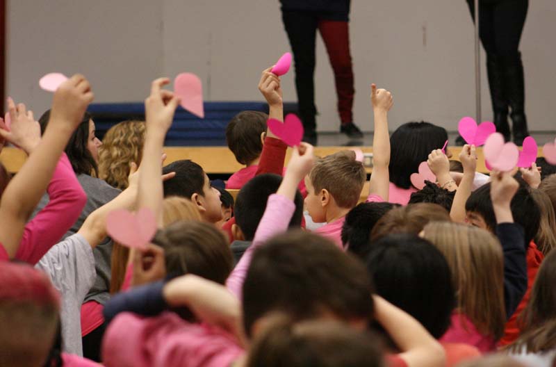 prairie waters elementary students stand up to bullying_005