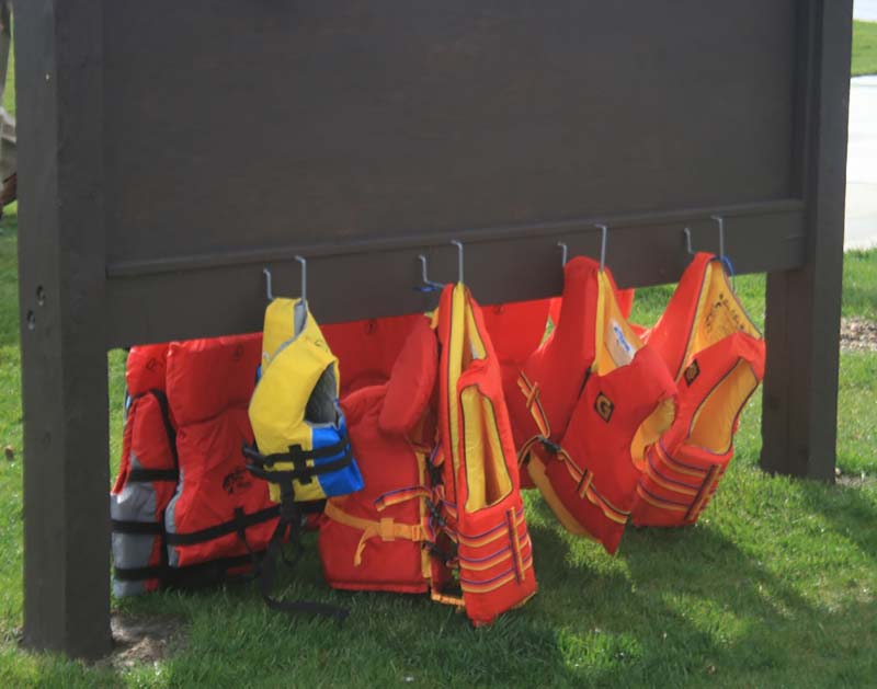 chestermere rotary club opens life jacket loaner station_001