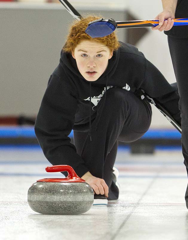 CHS Curling_B1J0036