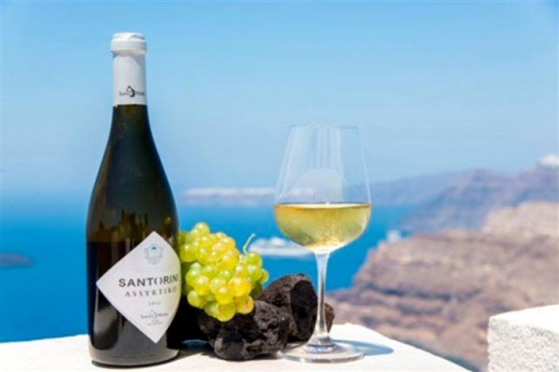 nick santorini_assyrtiko_wine