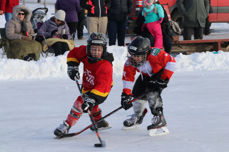 Over 7,000 hockey lovers packed Chestermere Lake pic 1