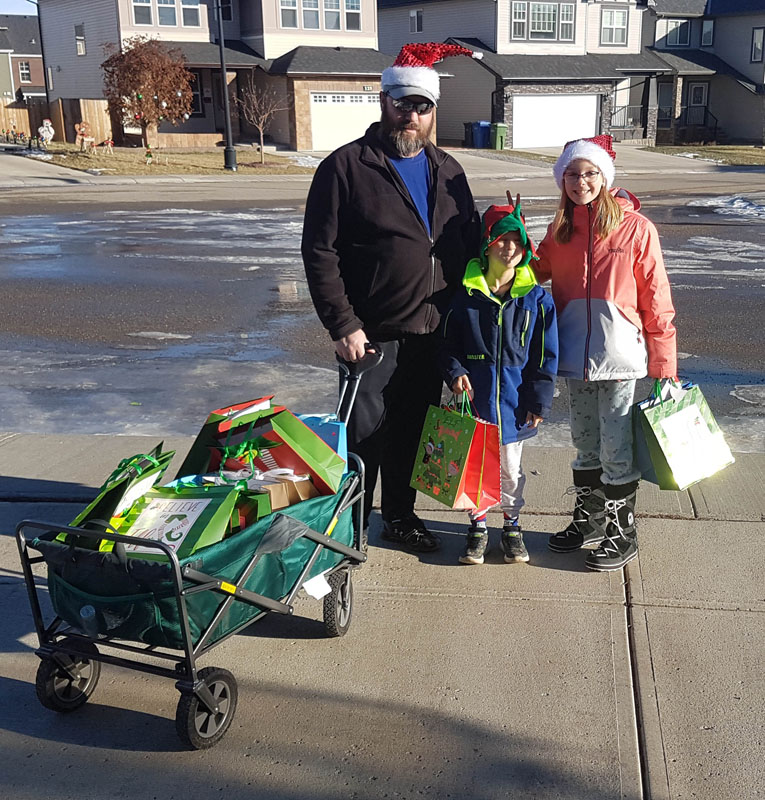 Chestermere residents showing acts of kindness this holiday season pic 1