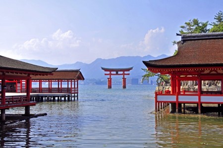 ITSUKUSHIMA SHRINE