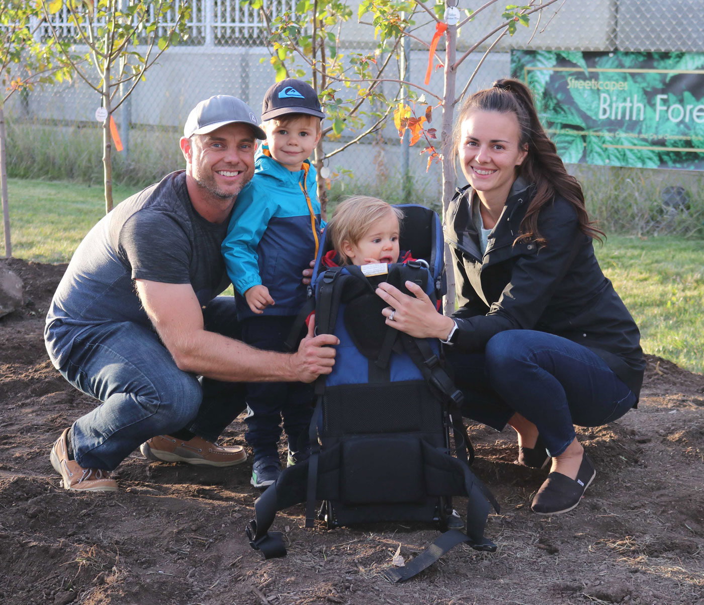 Families-plant-roots-in-Chestermere-pic-2