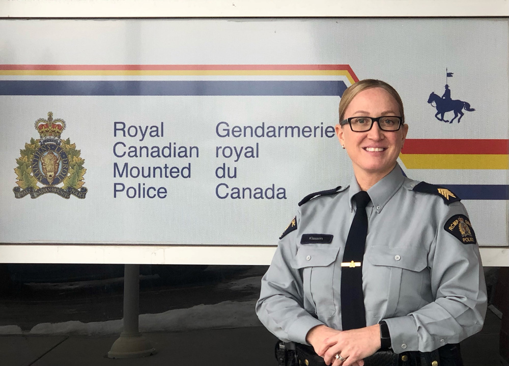 Chestermere RCMP welcomes new detachment commander pic 1